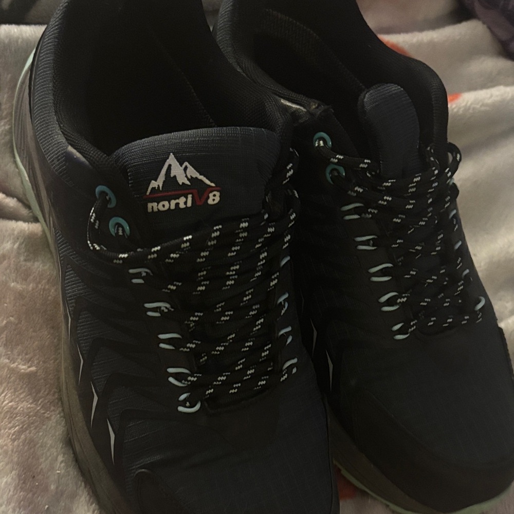 Norti V8 Women's Black Athletic Shoes